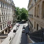 Helussi 3* París