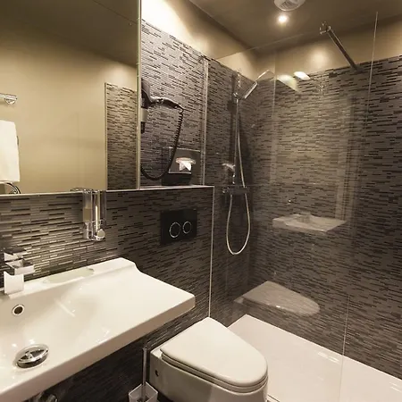 エルッシオテル 3*