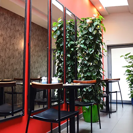 Hotel Helussi Parijs