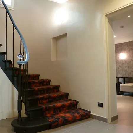 Hotel Helussi Parijs