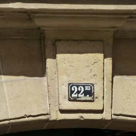 エルッシオテル ホテル パリ