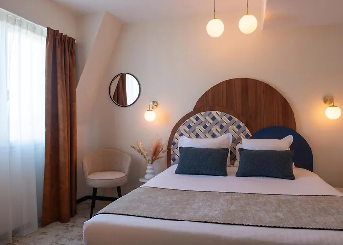 Hotel Helussi Paryż