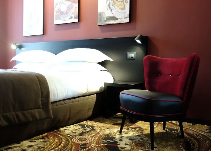 Hotel Helussi Paryż