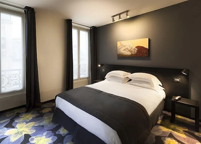 Hotel Helussi Paryż