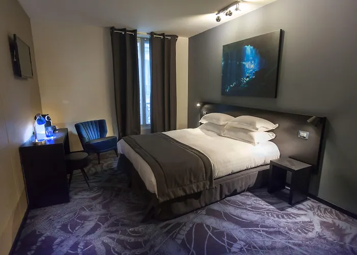 Hotel Helussi Paryż