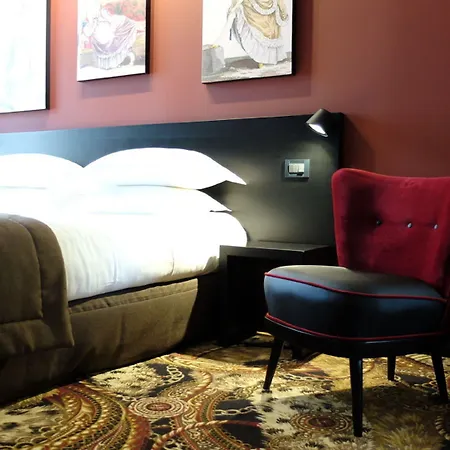 Otel Helussi Paris