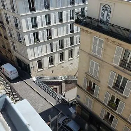 Helussi Paris